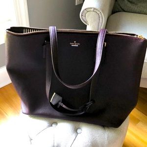 Kate spade tote bag in burgundy beautiful used condition